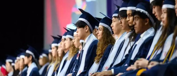 SAIS-Graduation-2024-5806_1004x771